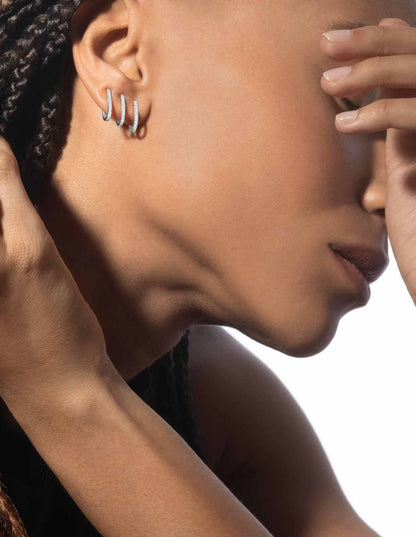 Earring 

50 dhs🪙🌺 

with Box And Paper Bag
🎁🎁🎁

Zain89
♥️♥️♥️