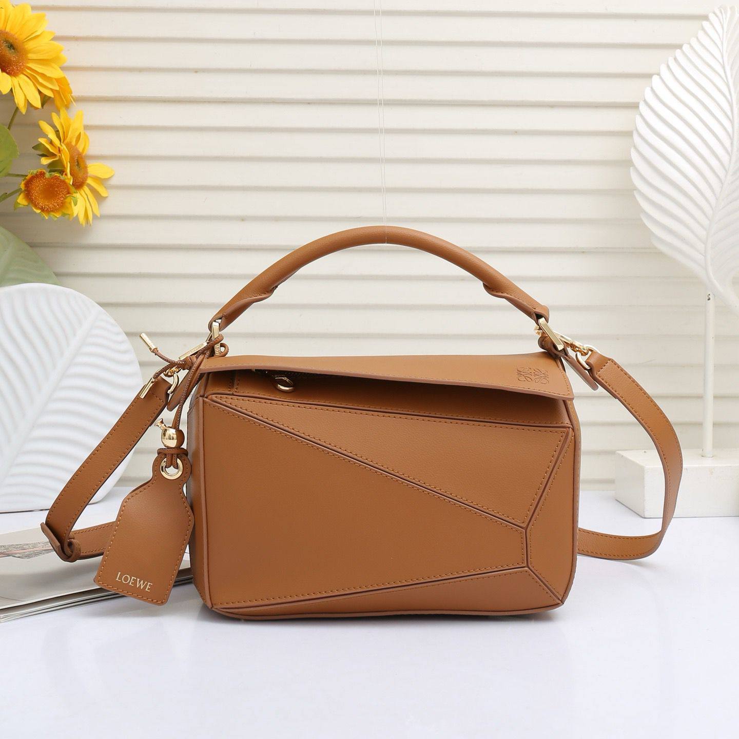 Loewe 
Master
320 dhs🌺
#23cm💕❤️💁‍♂️

Zain228
♥️♥️♥️