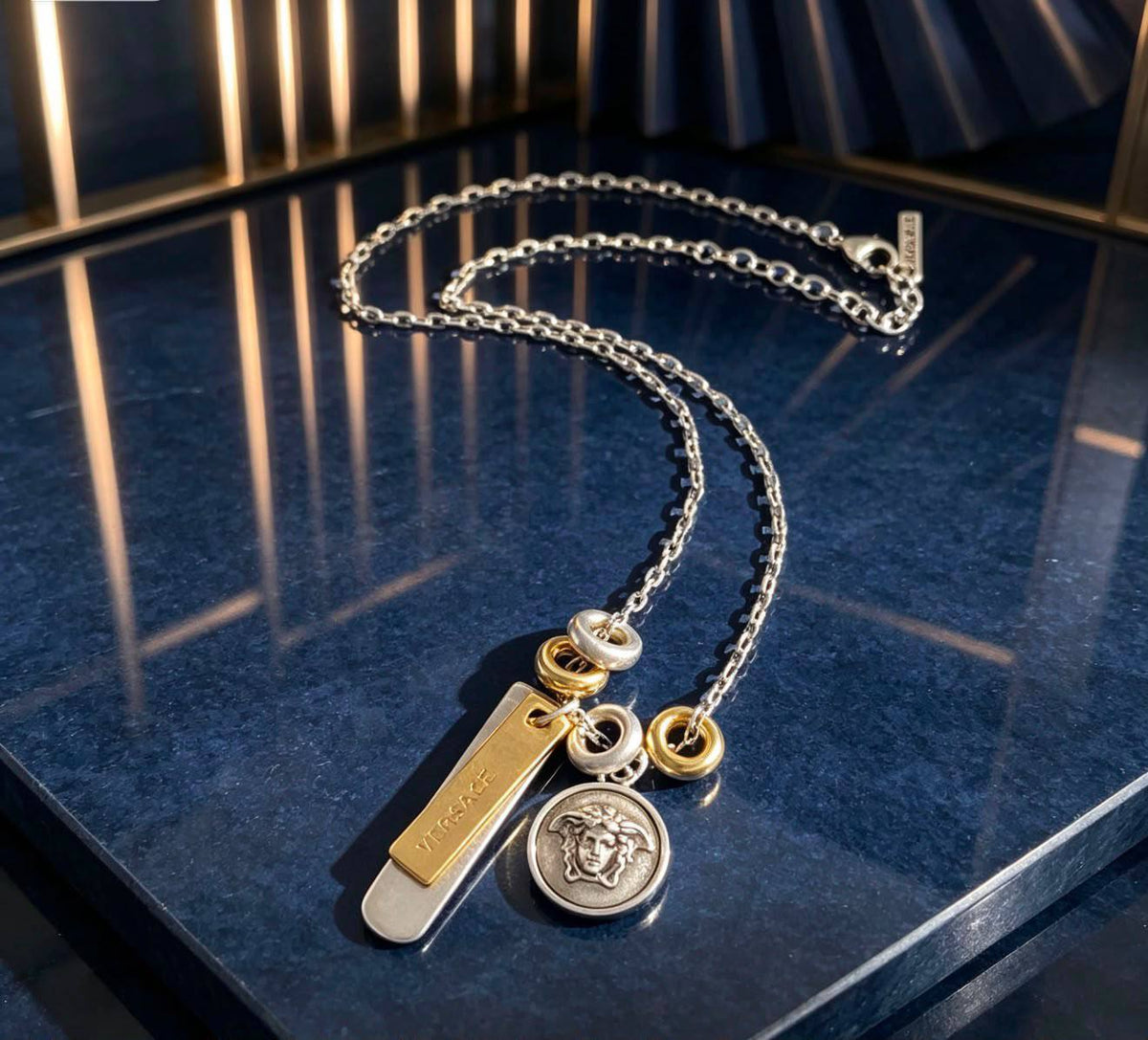 Versace set
Necklace 
Earrings 
Master quality 🪐

105 dhs🇦🇪🇦🇪

normal box 🗃️

Zain48
♥️♥️♥️