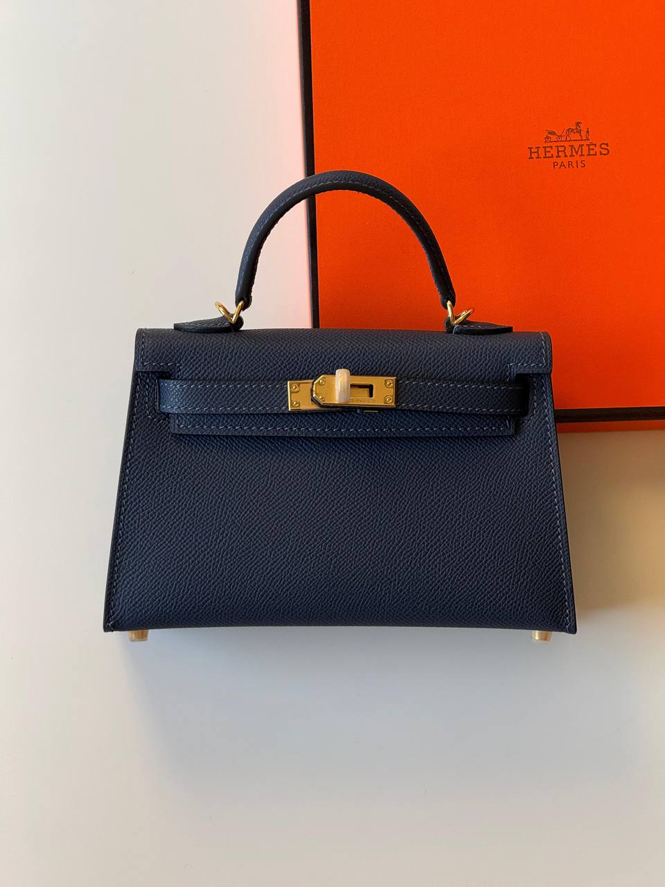 Hermes
minikelly 19cm💕
master quality😍with box❤️
340 dhs❤️💚❤️💚

Zain52
💚❤️💚