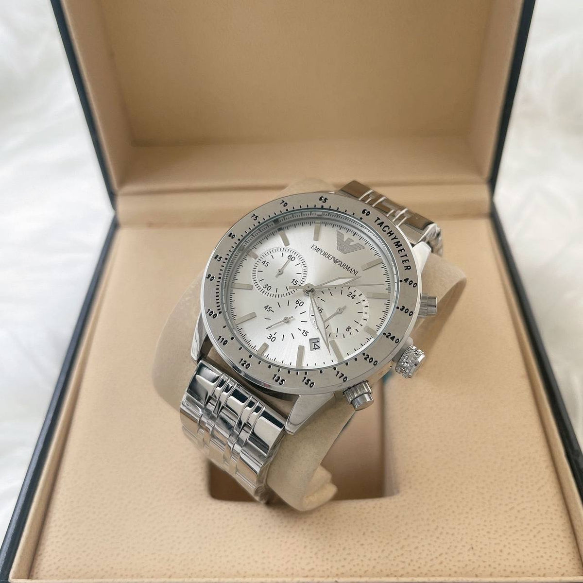 Stop watch

Rolex 
Tissot
Franck muller 
Burberry
Versace 
Omega
Armani
Gucci

80 dhs

Zain45
♥️♥️♥️