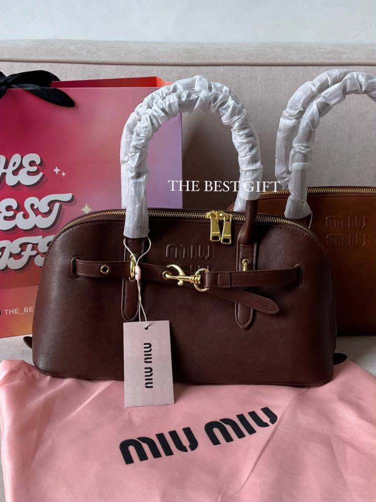 Miu Miu
95 dhs✅

Zain219
♥️♥️♥️
