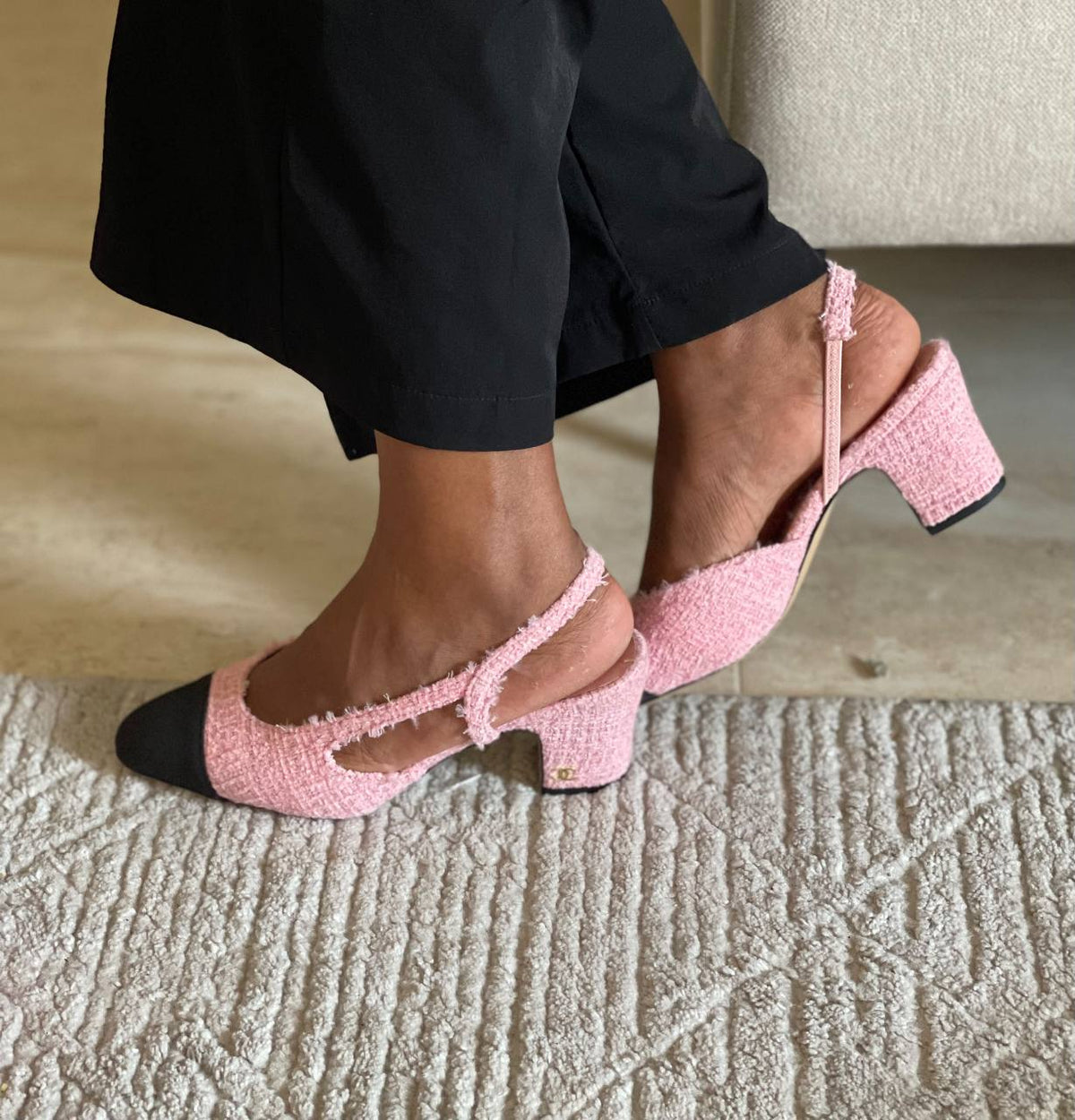 Chanel 

Vip quality 

Size:36 to 42

430 dhs🇦🇪🇦🇪

Zain113
♥️♥️♥️