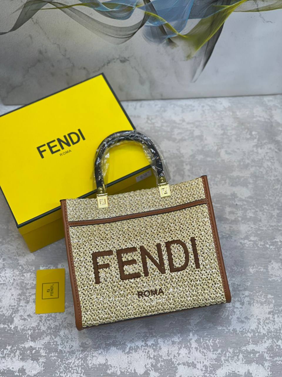 Fendi
130 dhs✅

With box
🎁🎁🎁

Zain175
♥️♥️♥️
