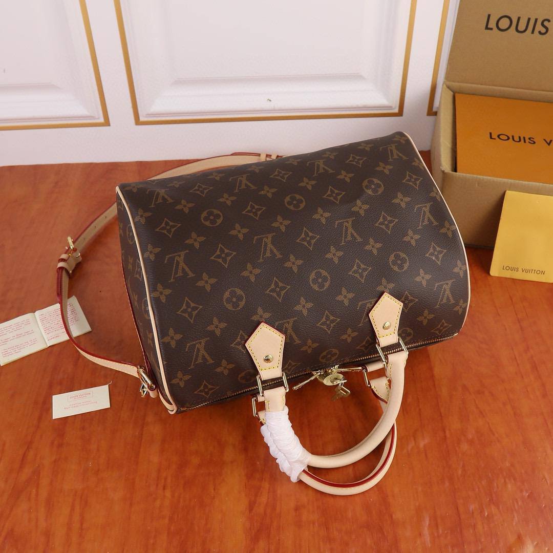 LV SPEEDY 

30CM ,GOOD QUALITY 
WITH BOX 
110 dhs✅

Zain295
♥️♥️♥️