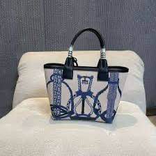 Hermes 

25cm 

90 dhs

Zain72

♥️♥️♥️