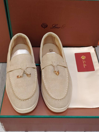 Lora Piana Shoes, 
New Arrived 
Size 36 To 41
130 dhs🪙🌨️

Zain120
♥️♥️♥️