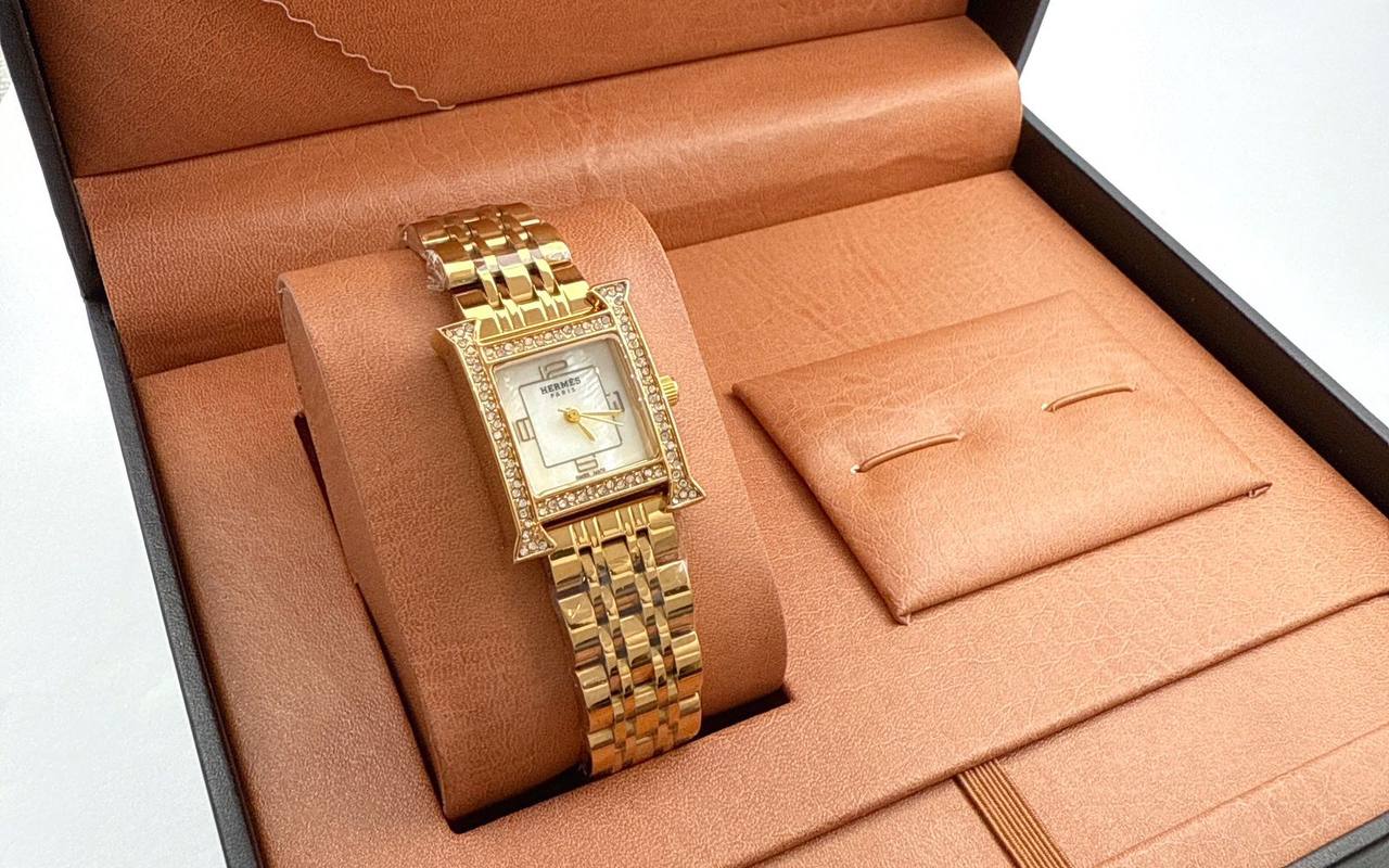 New ladies watch’s
60 dhs🪙💚

Zain45
♥️♥️♥️