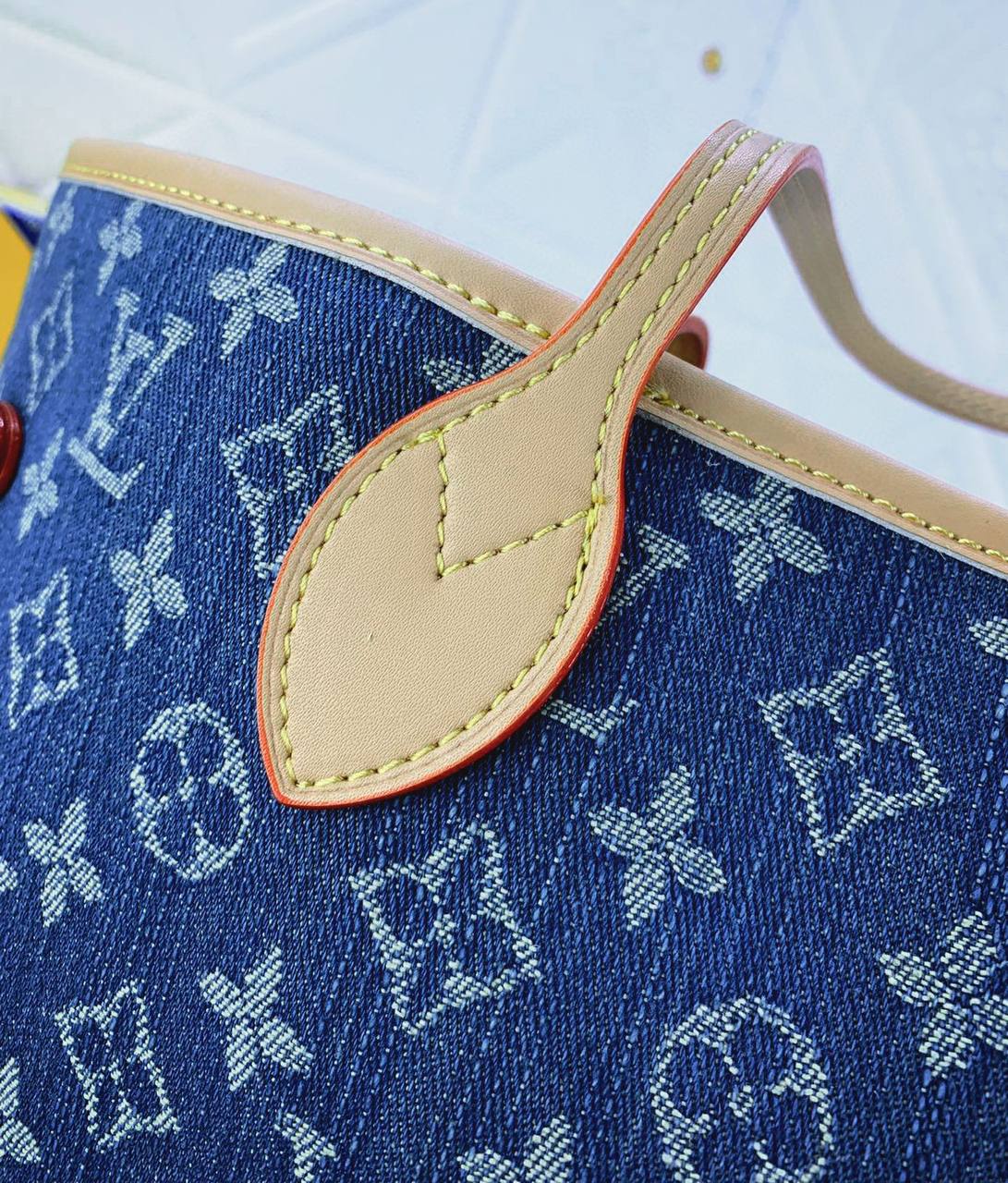 LOUIS VUITTON 

COPY ONE 

WITH BOX 

SPECIAL OFFER 

110 dhs🇦🇪🇦🇪🇦🇪

Zain39
♥️♥️♥️