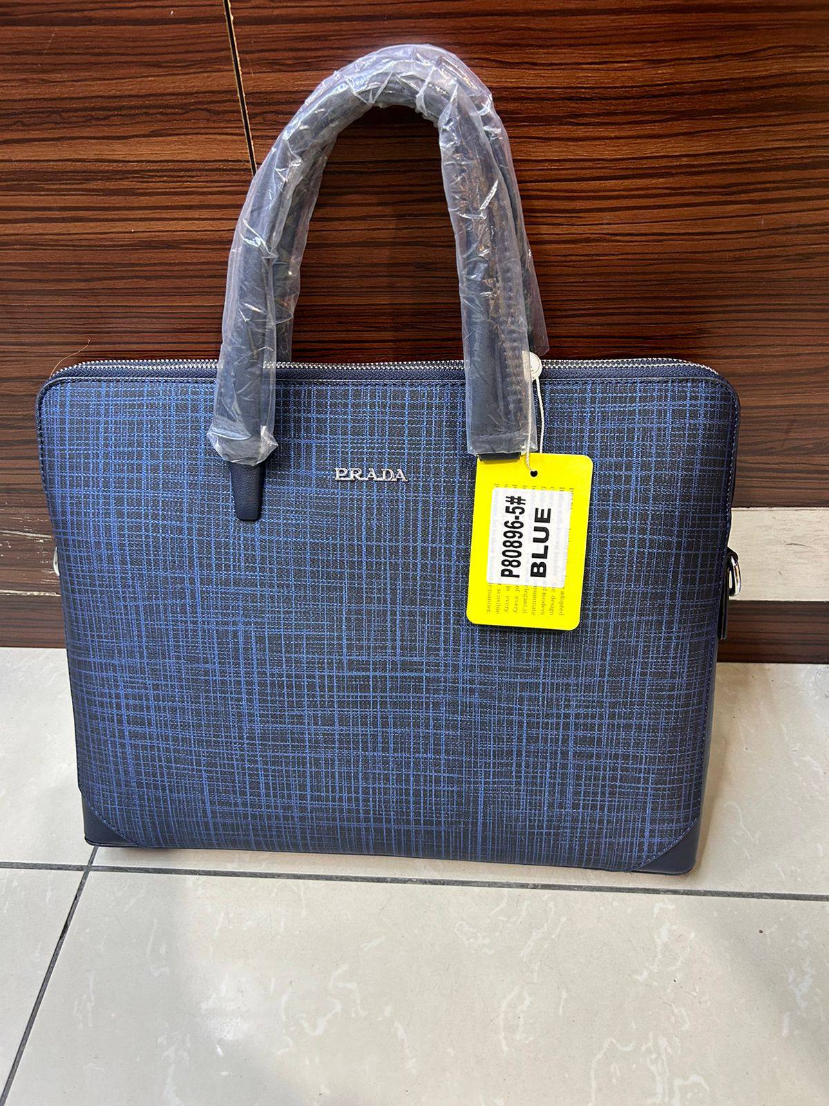Laptop bag 
85 dhs💓

Zain190
♥️♥️♥️