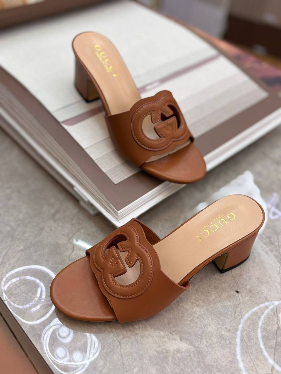 Gucci 
120 dhs✅
Size 36-42

Zain55
♥️♥️♥️