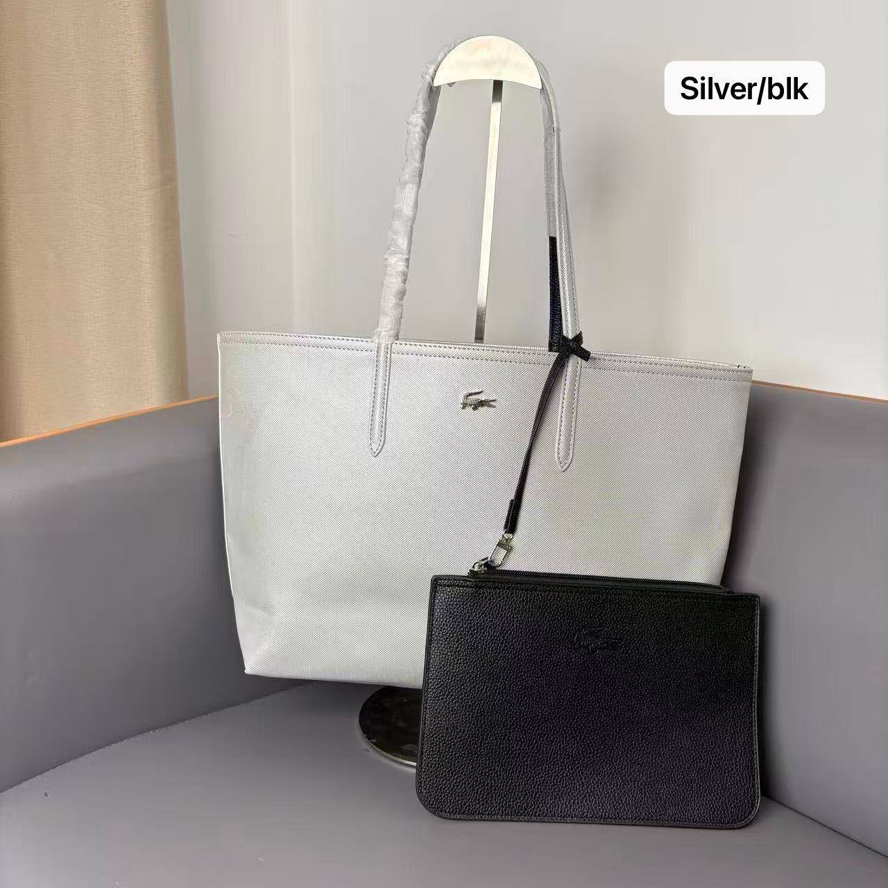 LACOSTE 2 in 1
Double-sided usable bag
Size: 48 * 29 cm
85 dhs🪙

Zain115
♥️♥️♥️
