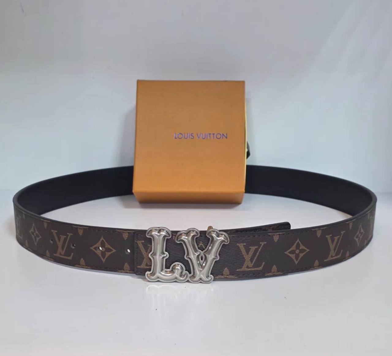 Mens belts 
with box
35 dhs💛

Zain232
♥️♥️♥️