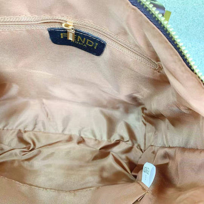 CHRISTIAN DIOR
ᴍᴇᴅɪᴜᴍ ᴠᴏʏᴀɢᴇ ʙᴀɢ
sʜᴏᴜʟᴅᴇʀ / ᴄʀᴏss ʙᴀɢ
ʟᴇᴀᴛʜᴇʀ & ᴄᴀɴᴠᴀs ᴏʙʟɪǫᴜᴇ
ɢᴏʟᴅ ʜᴀʀᴅᴡᴀʀᴇ
sɪᴢᴇ: 28 cm

70 dhs✅

Zain31
♥️♥️♥️