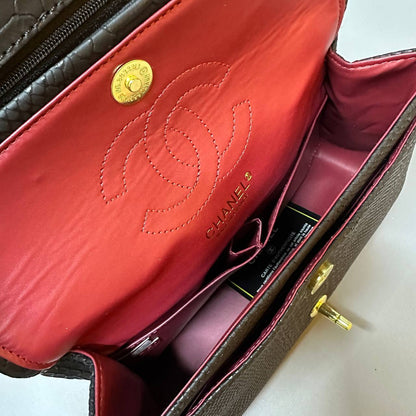 CHANEL 
 GOOD QUALITY 
WITH BOX 🎁🎁🎁
120 dhs✅

Zain39
♥️♥️♥️