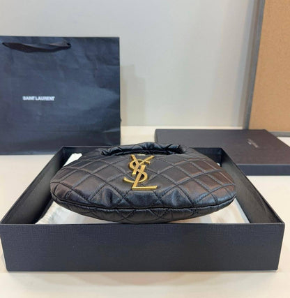 YSL 
COPY ONE SMALL SIZE NEW CAME 

WITH BOX 
🎁🎁🎁

130 dhs🪙🌨️

Zain39
♥️♥️♥️