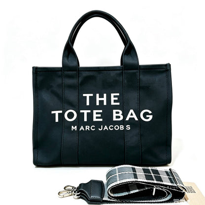 MARC JACOBS 
THE TOTE BAG 
GOOD QUALITY
90 dhs✅

Zain295
♥️♥️♥️