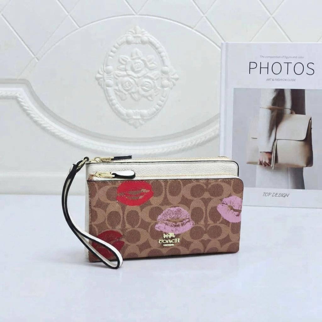 Coach
Small hand bag
50 dhs✅

Zain136
♥️♥️♥️