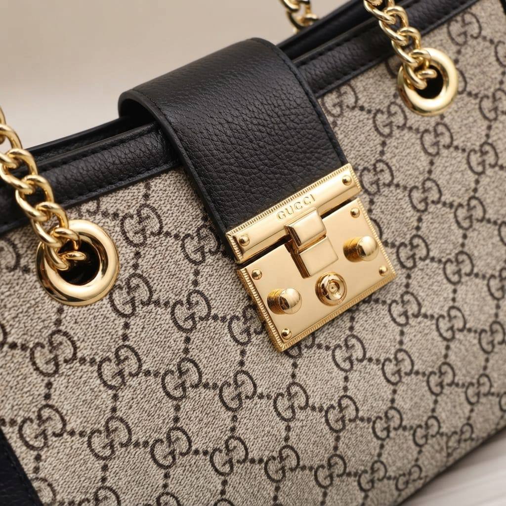 GUCCI ᴘᴀᴅʟᴏᴄᴋ ɢɢ
sᴜᴘʀᴇᴍᴇ sʜᴏᴜʟᴅᴇʀ ʙᴀɢ
ᴡɪᴛʜ ʟᴏɴɢ ᴛʀɪᴍ sᴛʀᴀᴘ
sɪᴢᴇ: 27.5 cm

75 dhs✅

Zain31
♥️♥️♥️