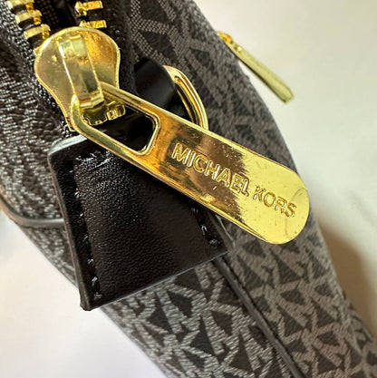 MK 
NEW CAME GOOD QUALITY 
80 dhs✅
SIZE: 25cm

Zain39
♥️♥️♥️