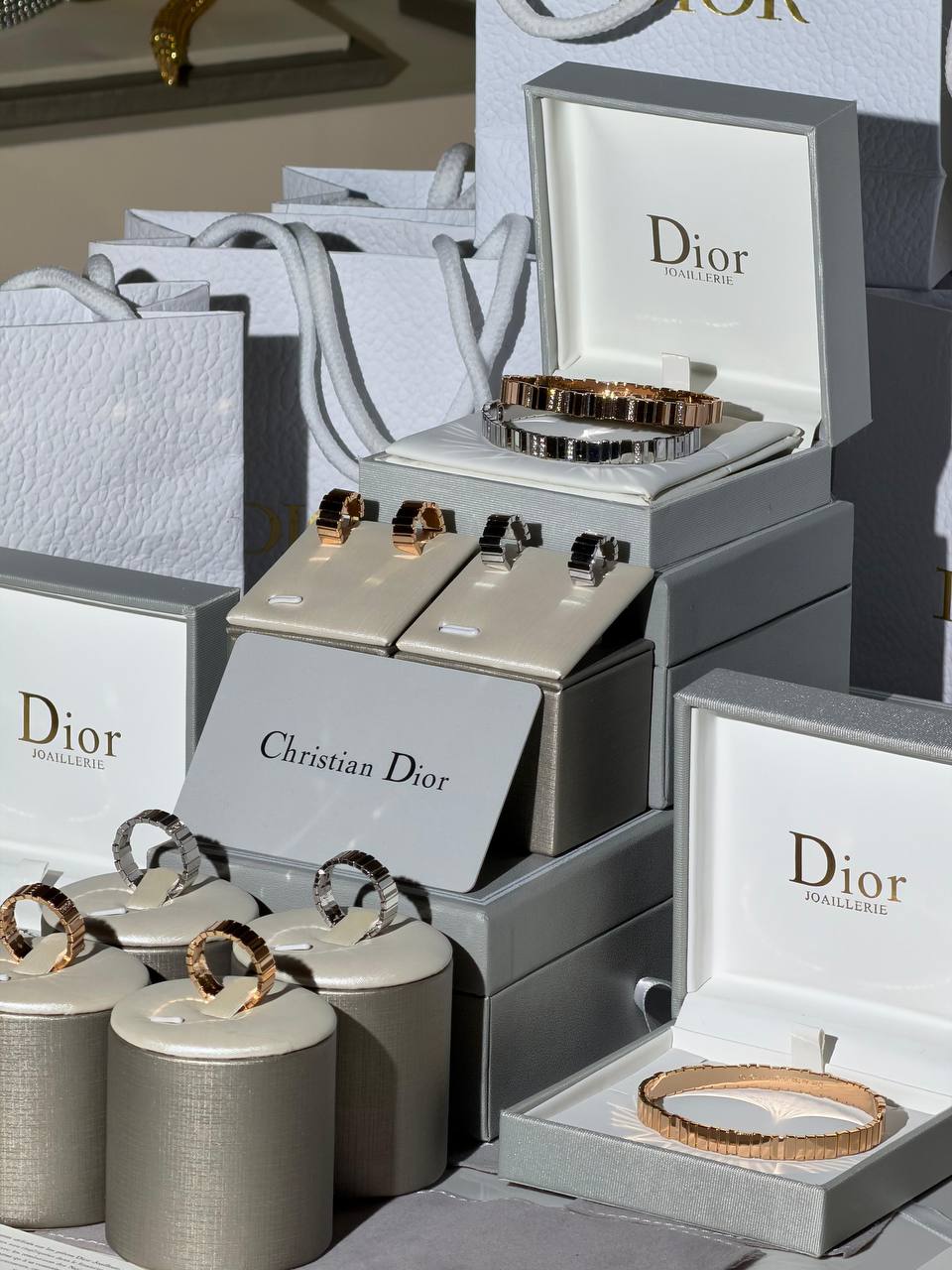 Dior
 New Collection 😍
Quality: Super Master 
Non -Tarnish color
* ⁠Earring 
* ⁠Bracelet
For Price 👇 WTSP Text Zain 0568585901

Zain268
♥️♥️♥️