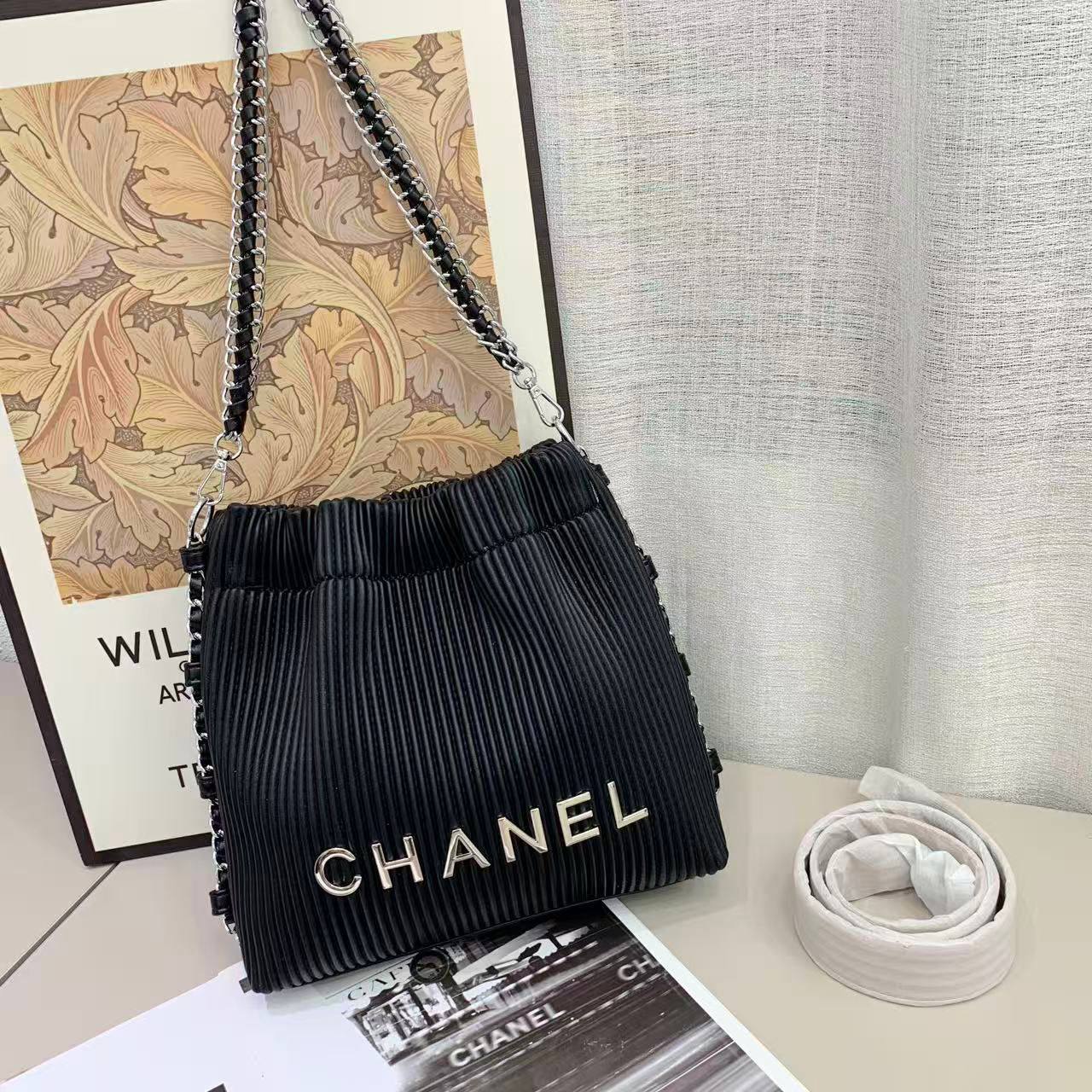Chanel
95 dhs🇦🇪

Zain143
♥️♥️♥️