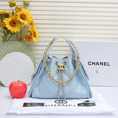 Chanel

with box 
🎁🎁🎁

110 dhs🪙

Zain50
♥️♥️♥️