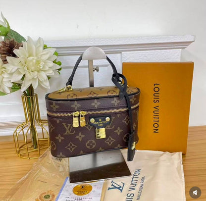 LV
95 dhs✅
With the box
🎁🎁🎁

Zain35
♥️♥️♥️