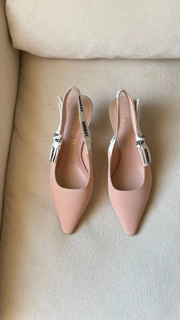 Dior
AA Quality
Size 36 to 41
450 dhs🇦🇪🇦🇪

Zain288
♥️♥️♥️