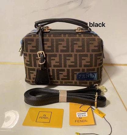 💐 Brand Boston
1️⃣ First  quality
Size : 27 * 25 cm
90 dhs🌺

Zain115
♥️♥️♥️