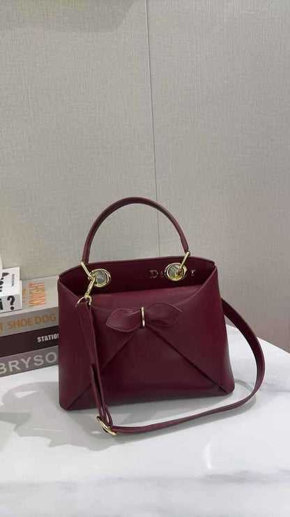 Dior

110 dhs✅

with box
🎁🎁🎁

Zain203
♥️♥️♥️