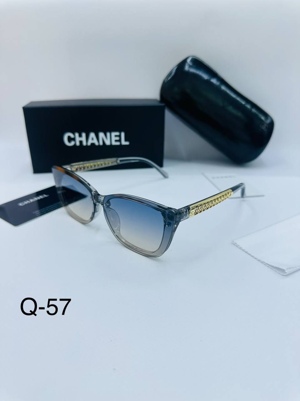 Sunglasses 🕶️*
New stock 💥
good quality 💯
Copy one 1️⃣ 
With master box 🗃️ 
50 dhs💛

Zain216
♥️♥️♥️