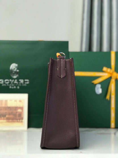 Goyard Musette 
Size 28 cm

For Price 👇 WhatsApp✅
0568585901 
0507557372
0552275751 Owner Zain 👌

Zain274
♥️♥️🇦🇪