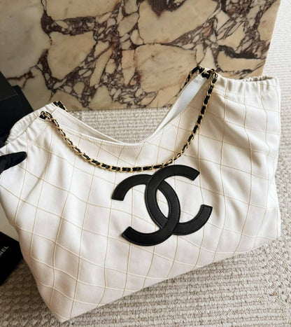 CHANEL NEW CAME BIG SIZE COPY ONE 
210 dhs🇦🇪🇦🇪

Zain295
♥️♥️♥️