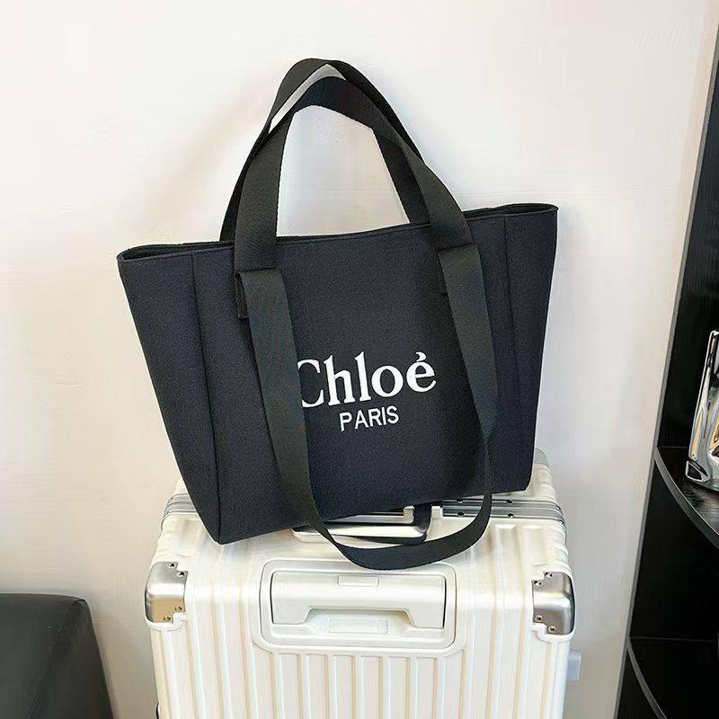 Chloe
Tote bag  

75 dhs🪙🖤

Zain253
♥️♥️♥️