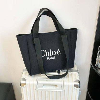 Chloe
Tote bag  

75 dhs🪙🖤

Zain253
♥️♥️♥️
