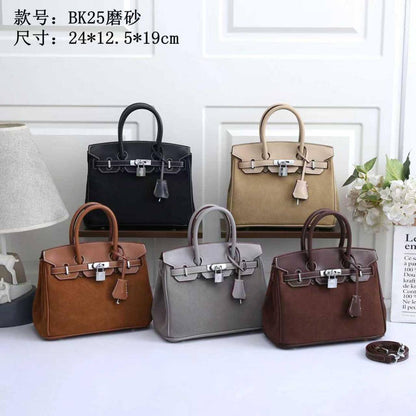 Hermes
115 dhs❣️
size 24cm

Zain26
♥️♥️♥️
