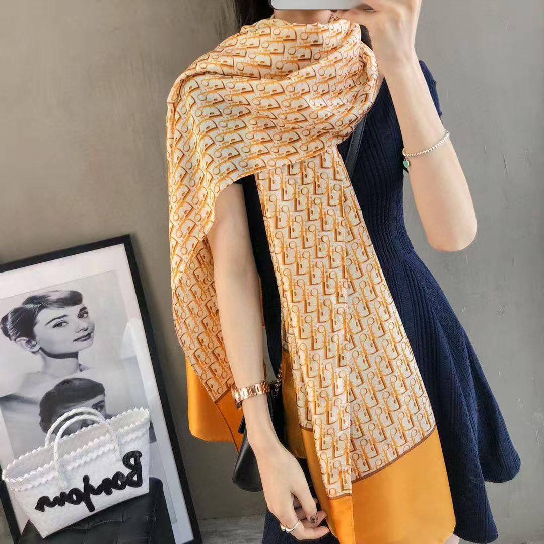 Silk scarf 
40 dhs❣️

Zain93
♥️♥️♥️