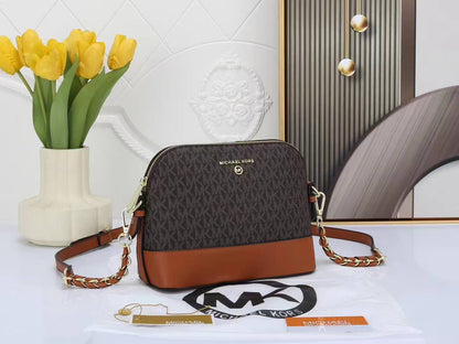 MK

Best quality 
with box

95 dhs🇦🇪🇦🇪

size 23CM

Zain290
♥️♥️♥️
