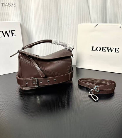 Loewe 
Master
350 dhs✅

Zain153
♥️♥️♥️