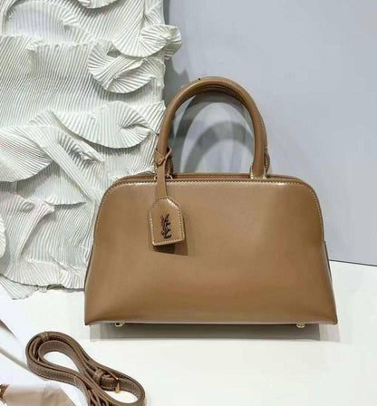 YSL 

COPY ONE 

NEW CAME
 WITH BOX

125 dhs🇦🇪
Zain39
♥️♥️♥️