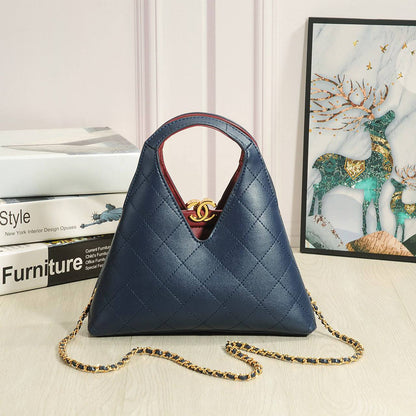 Chanel

160 dhs 
With box

Zain143
♥️♥️♥️