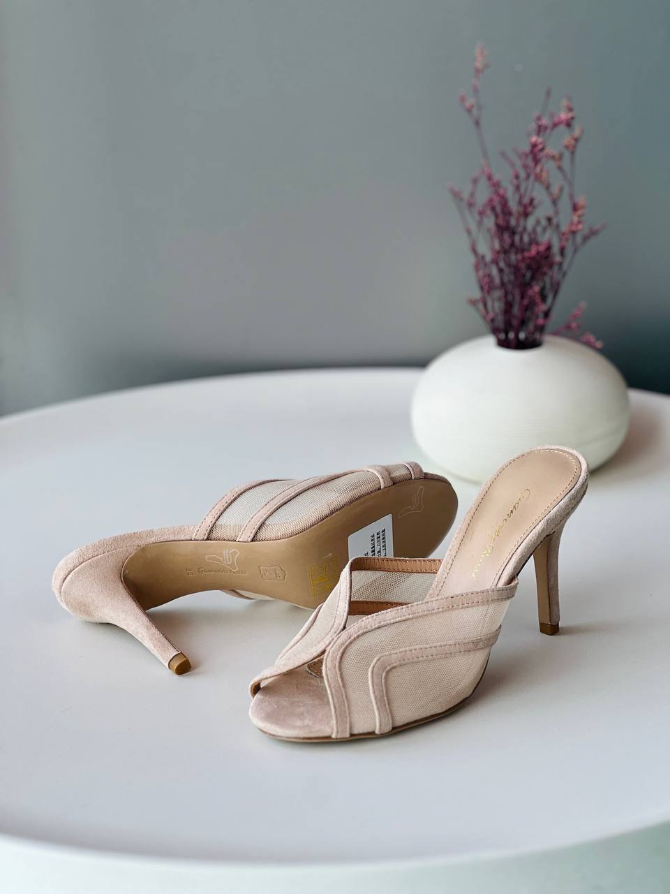 GIANVITTO ROSSI 🩵💛
*36-41*
_Super master high quality_🪡
450 dhs✅

Zain176
♥️♥️♥️