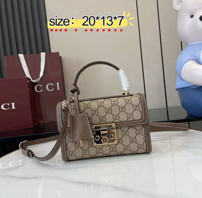 Gucci

95 dhs✅

with box
🎁🎁🎁

Zain38
♥️♥️♥️