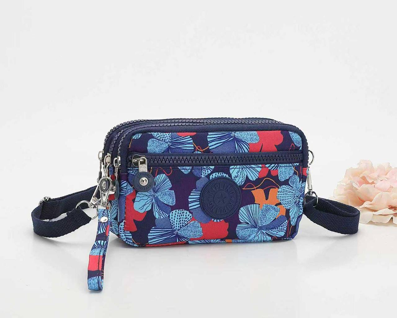 Kipling 
20 dhs❤️

Zain39
♥️♥️♥️