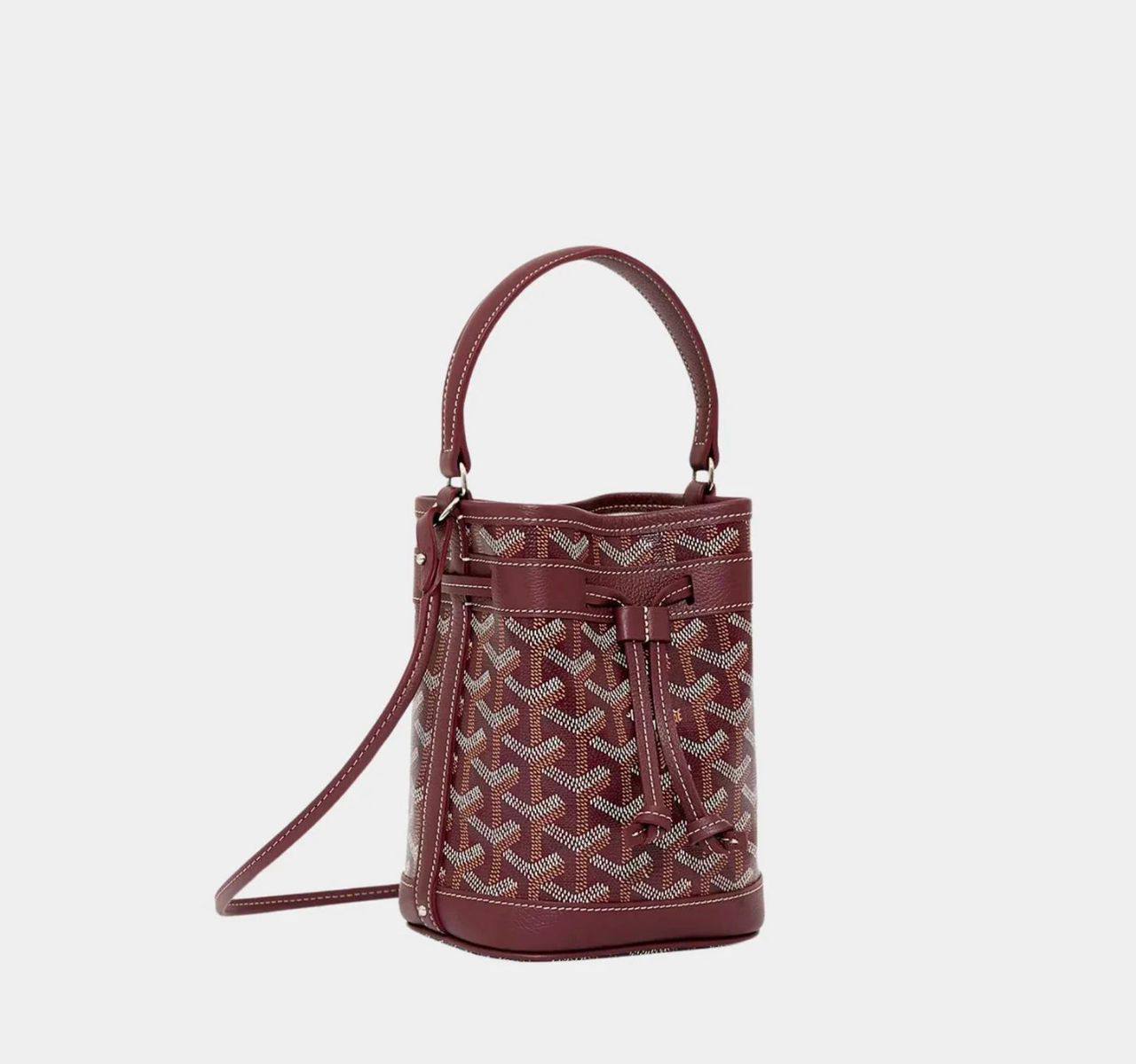 Goyard

100 dhs🌺

Good-quality 

with box🎁🎁🎁

Zain35
♥️♥️♥️