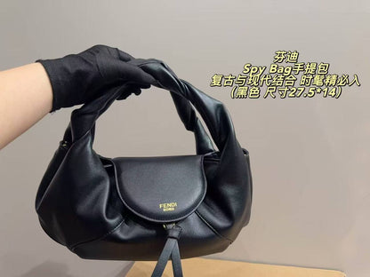 Fendi Spy 
Master quality
27cm 

with box
🎁🎁🎁

350 dhs🪙🌨️

Zain95
♥️♥️♥️