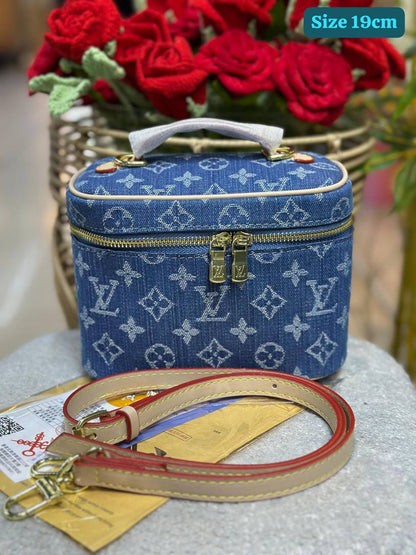 LV
Best quality
With box’s
🎁🎁🎁

23cm 
95 dhs🌺

19cm  
90 dhs🌺

Zain158
♥️♥️♥️