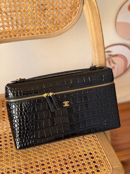 New Collection✨✨✨
CHANEL
19cm 340 dhs🇦🇪🇦🇪
29cm 360 dhs🇦🇪🇦🇪
*MASTER QUALITY*
With box🎁

Zain167
♥️♥️♥️