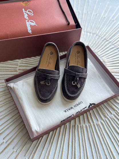 Loro Piana
 Super master quality 😍
Size:24To 34
350 dhs👑

Zain261
